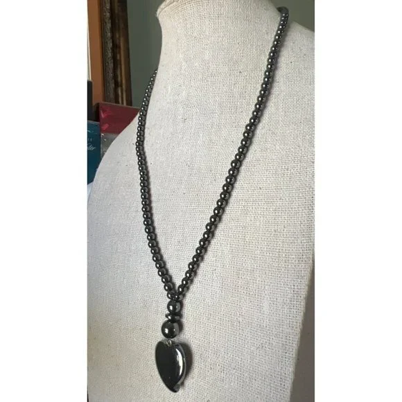 Heart Hematite Pendant Necklace -- 18" - Picture 6 of 9